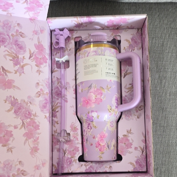 Stanley LoveShackFancy Lavender Floral Quencher H2.0 Tumbler, 40oz., New - Picture 6 of 10